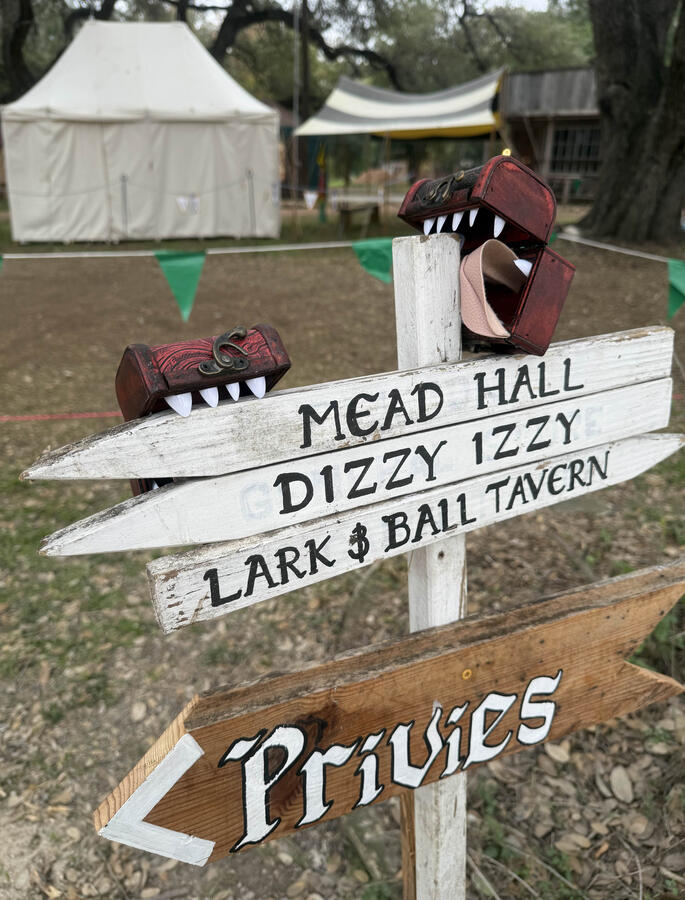 The teeth marks are hardly noticeable. The teeth marks are hardly noticeable.